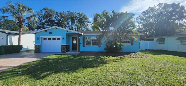$3,100 | 8211 7th Street North, St. Petersburg, FL 33702