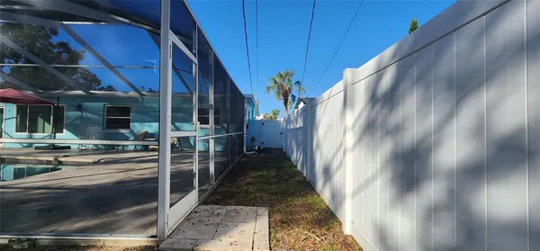 $3,100 | 8211 7th Street North, St. Petersburg, FL 33702