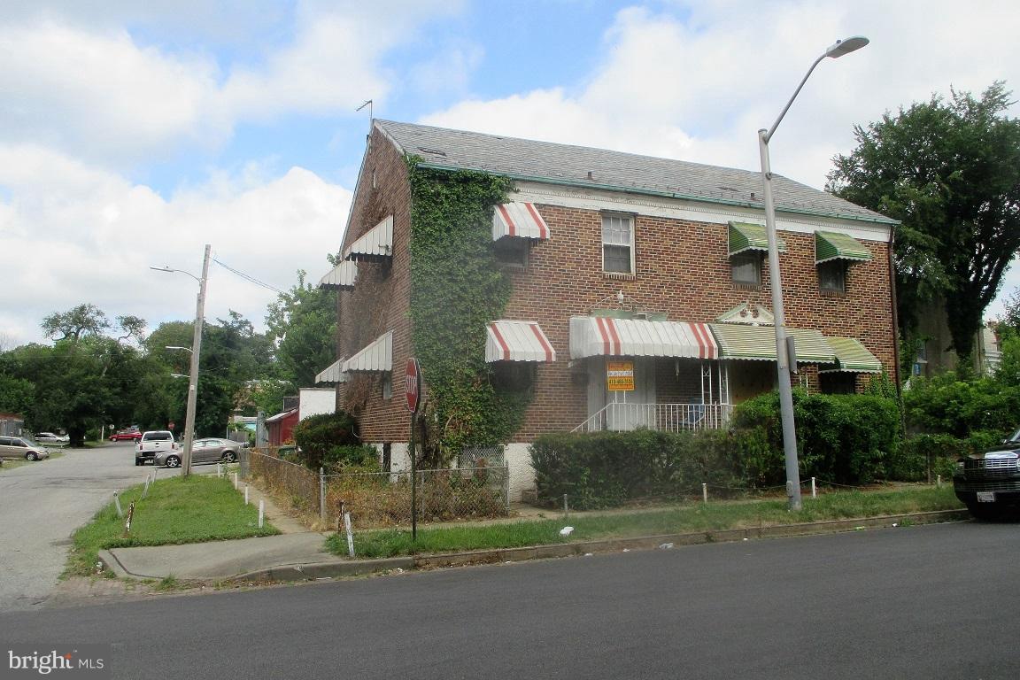 Exterior (Front)