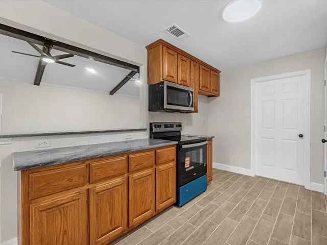 $285,000 | 9096 North Comanche Circle, Willis, TX 77378