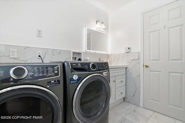 $559,000 | 136 Kimberly Drive, Blakeslee, PA 18610