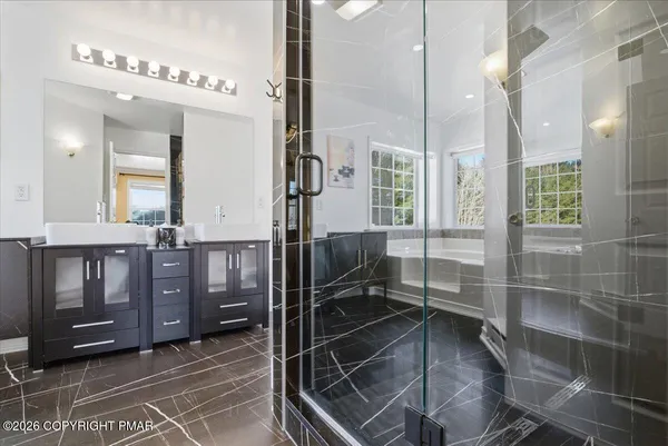 $559,000 | 136 Kimberly Drive, Blakeslee, PA 18610