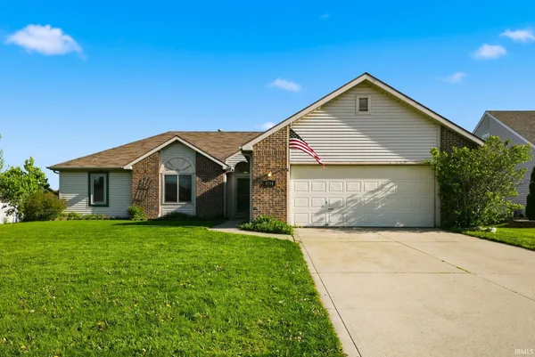 $279,900 | 3716 Winding River Court, Fort Wayne, IN 46818