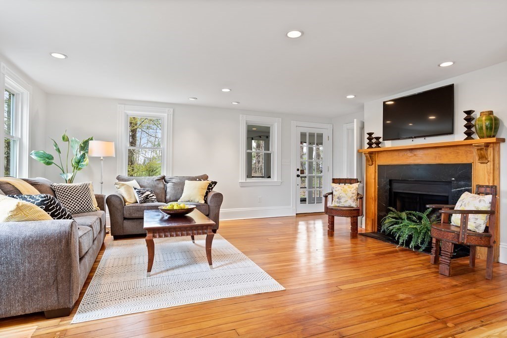 371 Plainfield Road Concord, MA 01742 - Photo 7 of 42 Gallery Image 7