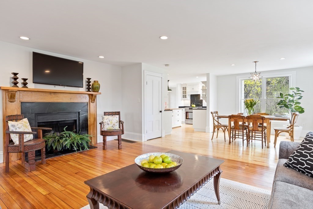 371 Plainfield Road Concord, MA 01742 - Photo 8 of 42 Gallery Image 8