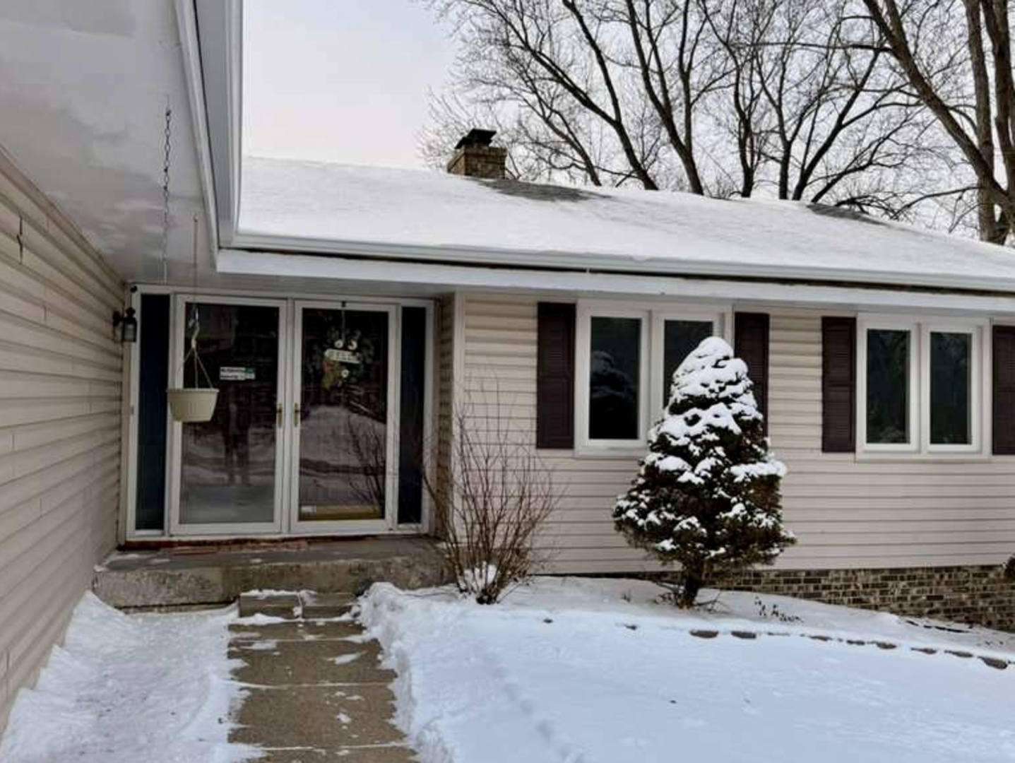 1286 Roxbury Road Rockford, IL 61107 - Photo 2 of 9