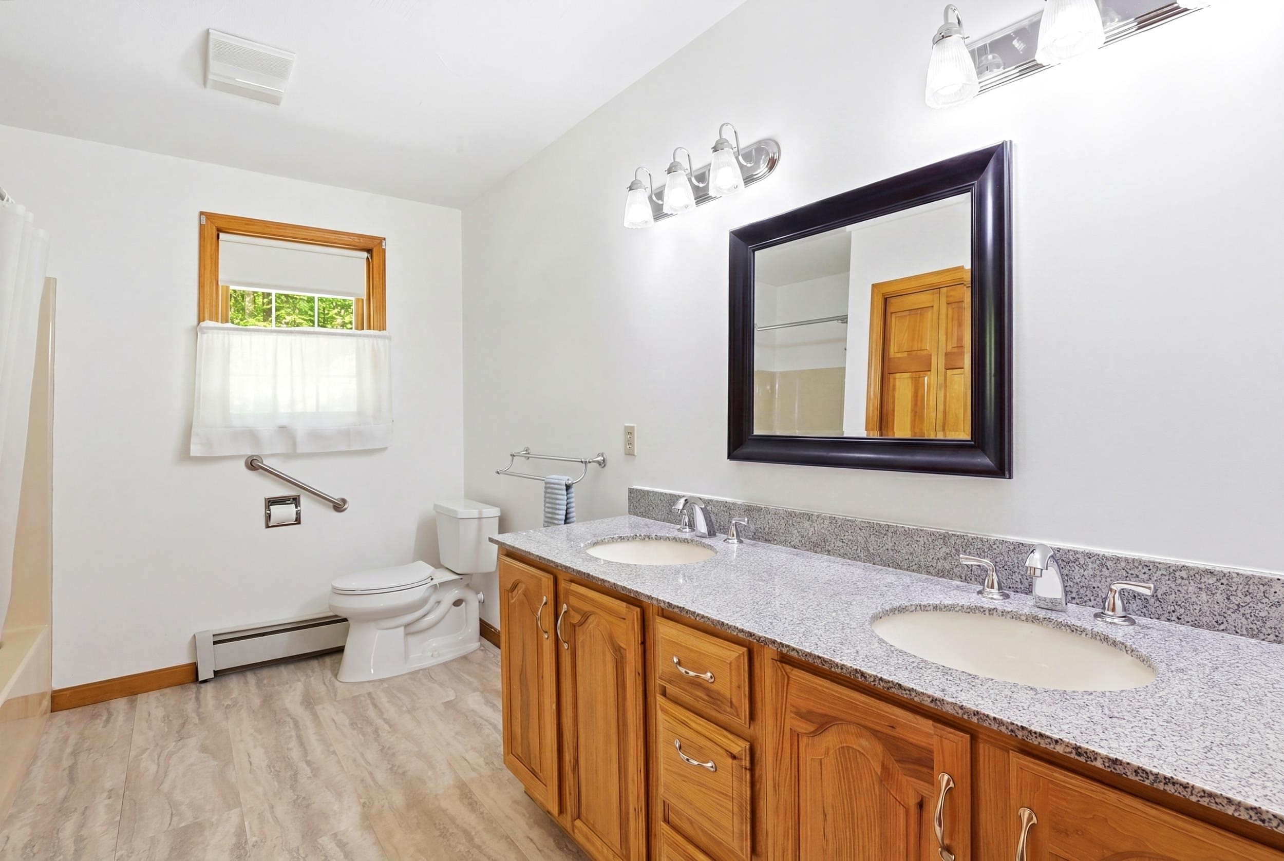83 Hampstead Road Sandown, NH 03873 - Photo 22 of 34 Gallery Image 22