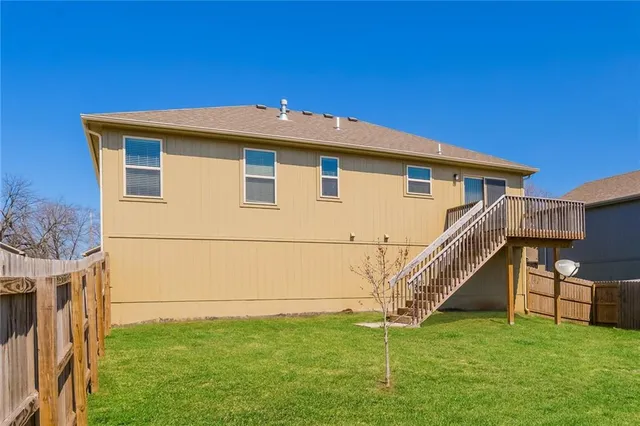 $2,215 | 501 Fall Meadow Lane, Belton, MO 64012