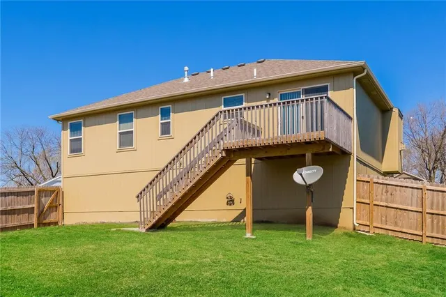 $2,215 | 501 Fall Meadow Lane, Belton, MO 64012