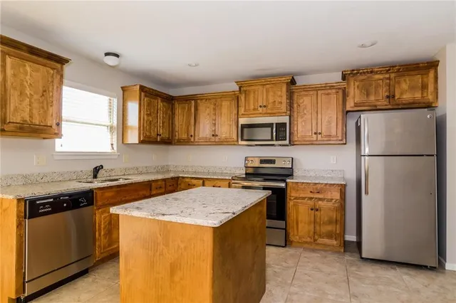 $2,215 | 501 Fall Meadow Lane, Belton, MO 64012