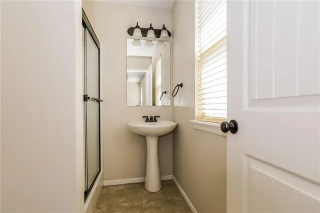 $2,215 | 501 Fall Meadow Lane, Belton, MO 64012