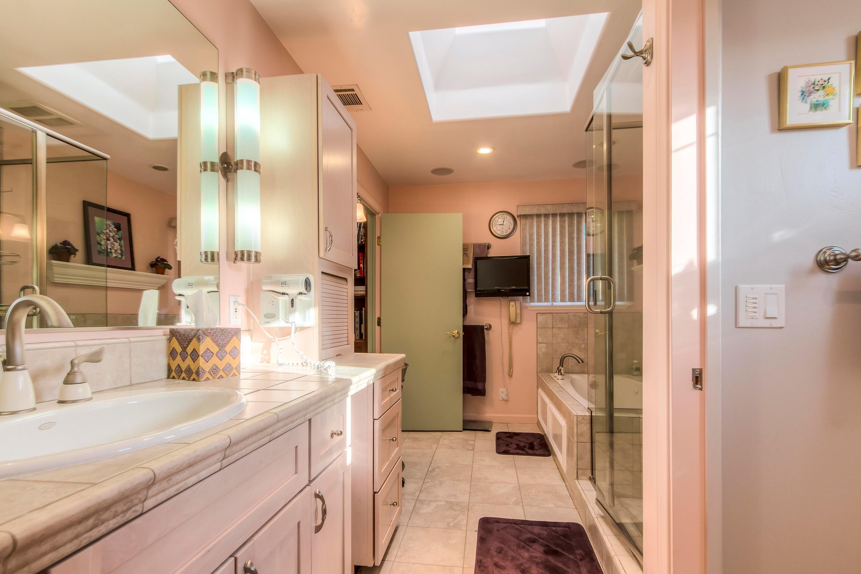 415 Alan Road Santa Barbara, CA 93109 - Photo 13 of 29 Master Bathroom