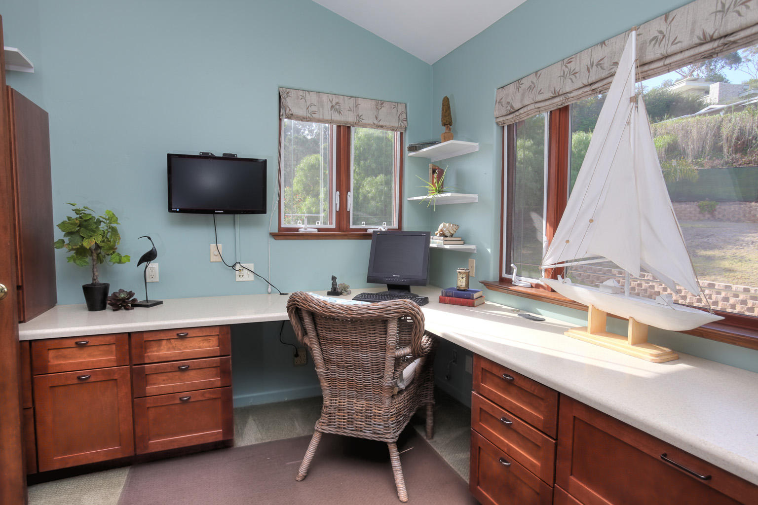 415 Alan Road Santa Barbara, CA 93109 - Photo 14 of 29 Upstairs Office