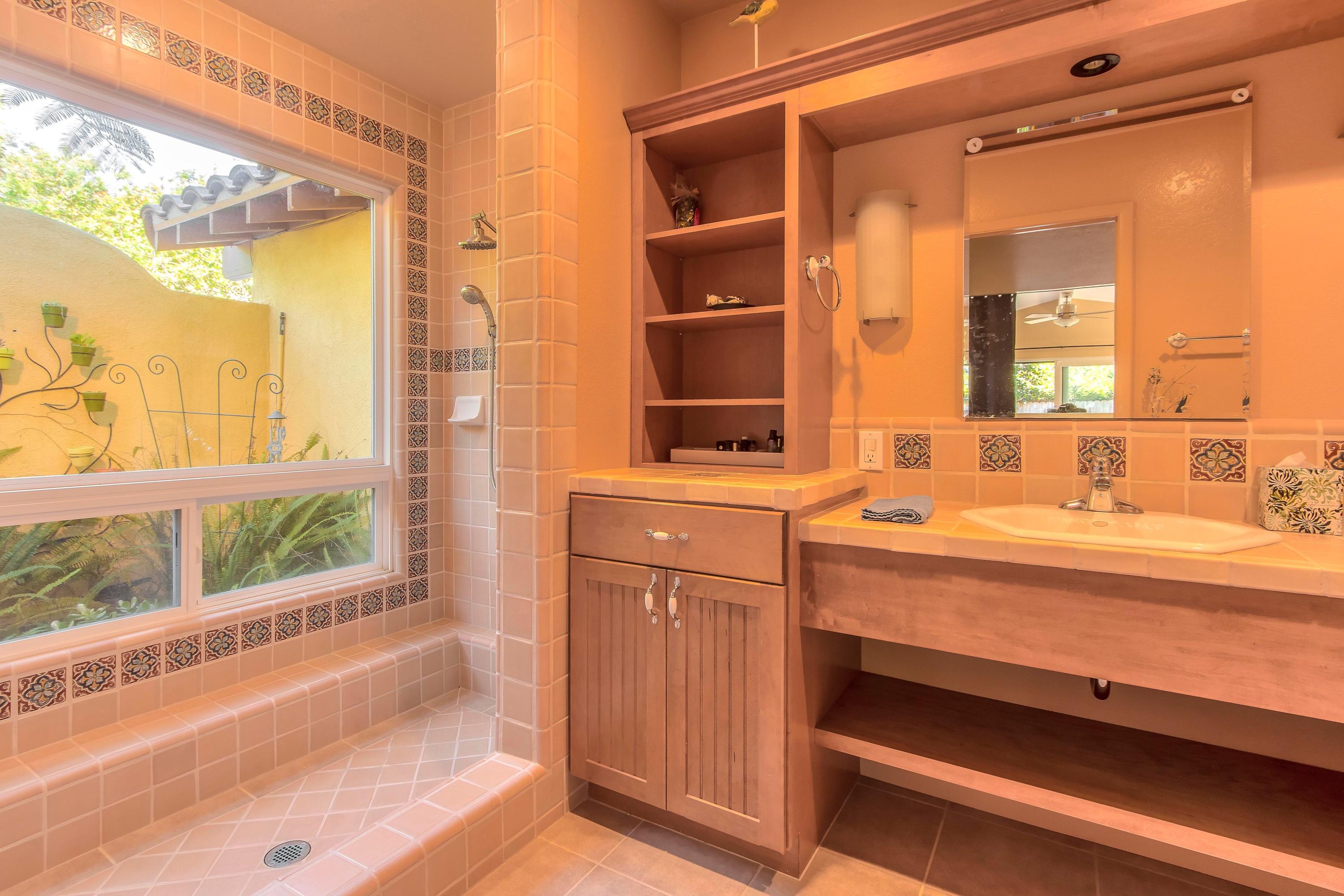 415 Alan Road Santa Barbara, CA 93109 - Photo 21 of 29 Bath suite 4