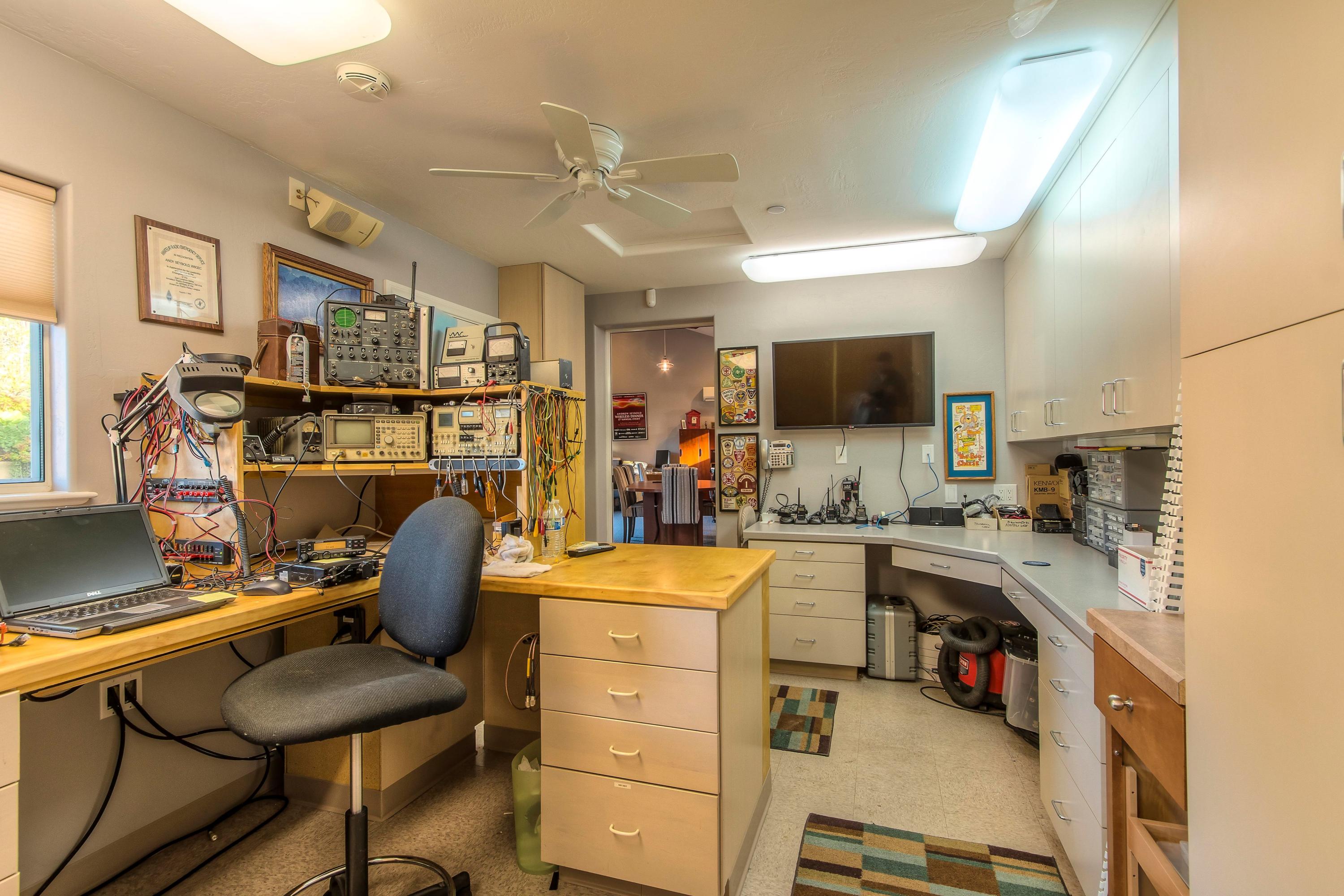 415 Alan Road Santa Barbara, CA 93109 - Photo 25 of 29 Workshop