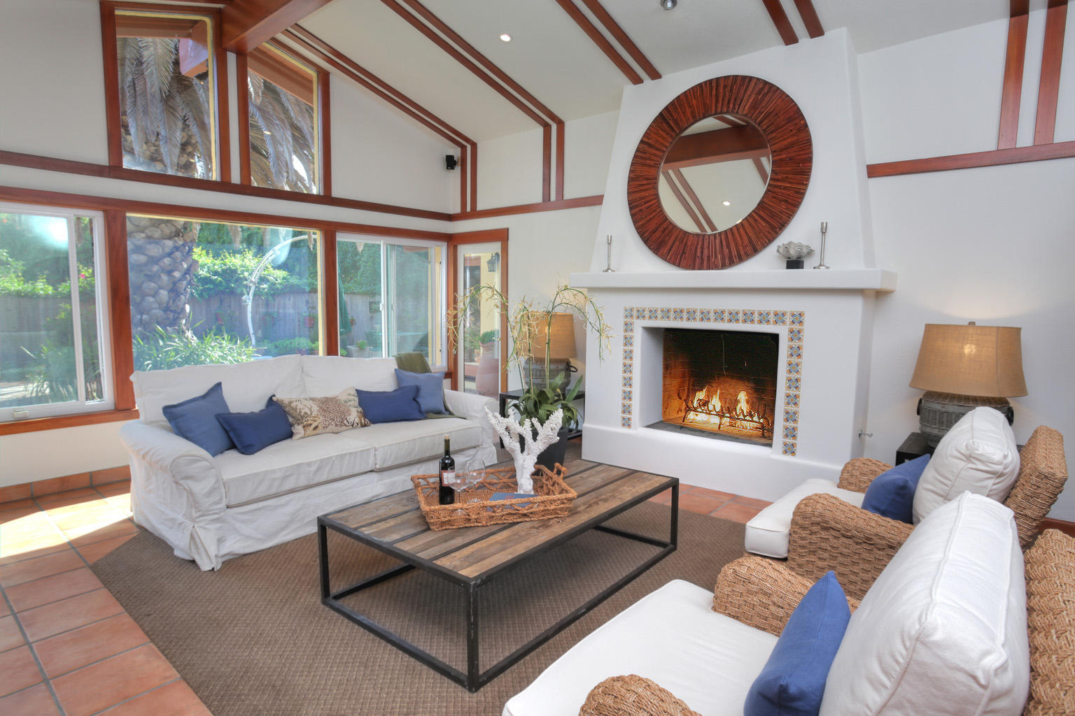 415 Alan Road Santa Barbara, CA 93109 - Photo 4 of 29 Living Room