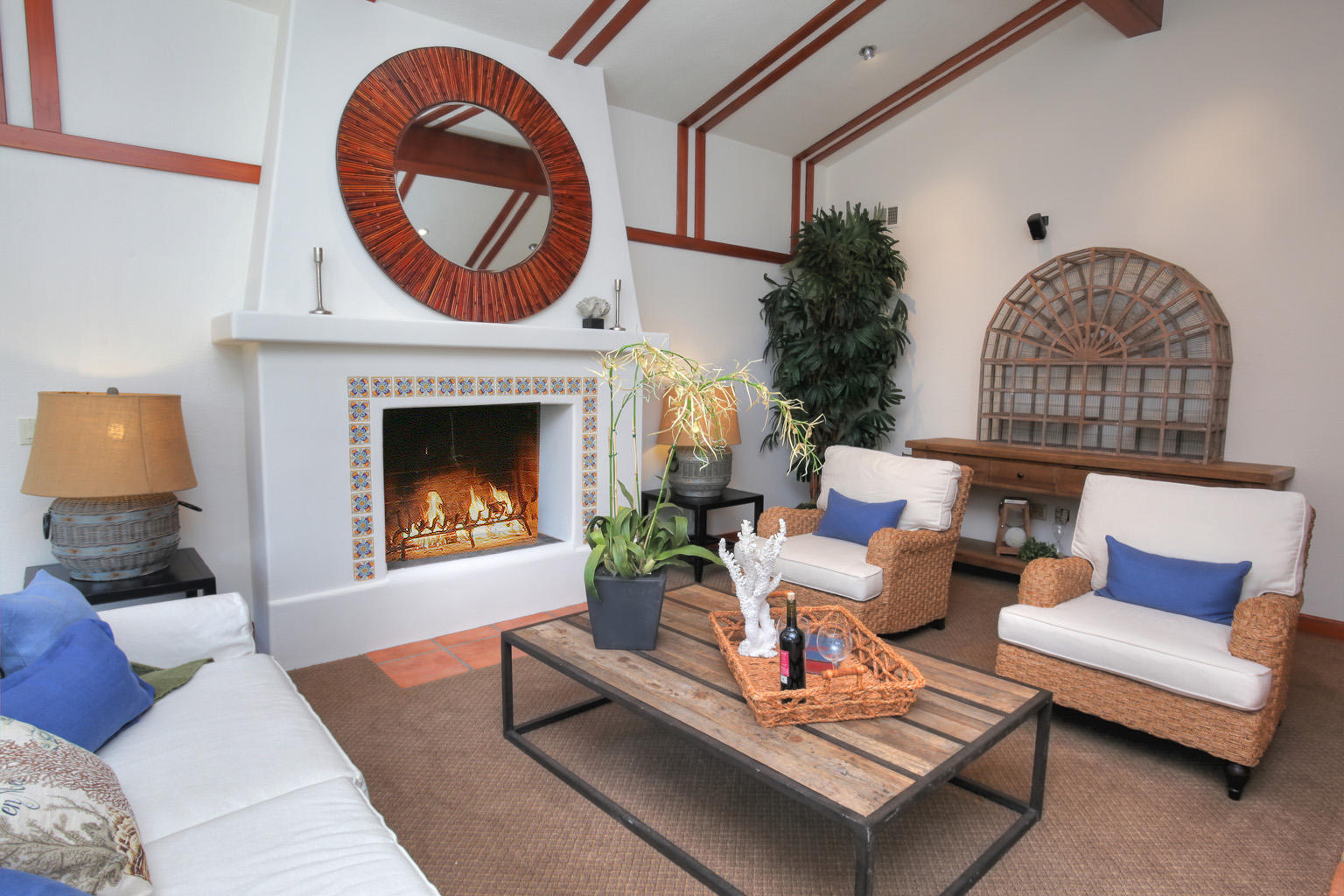 415 Alan Road Santa Barbara, CA 93109 - Photo 5 of 29 Living Room 2