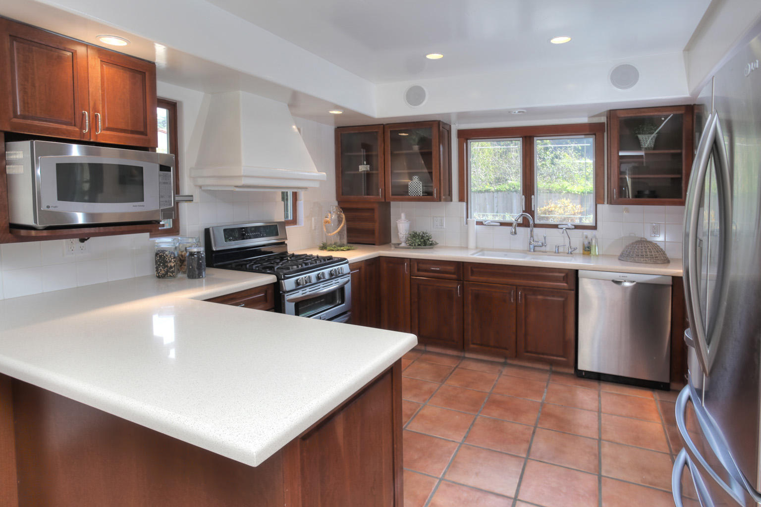 415 Alan Road Santa Barbara, CA 93109 - Photo 7 of 29 Kitchen