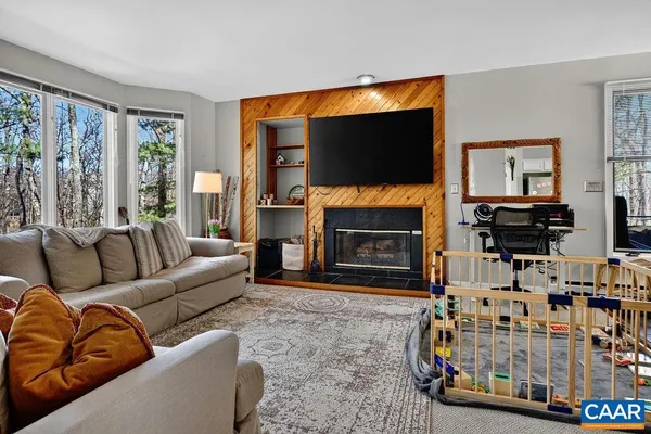 $375,000 | 24 Trillium Cl, Roseland, VA 22967