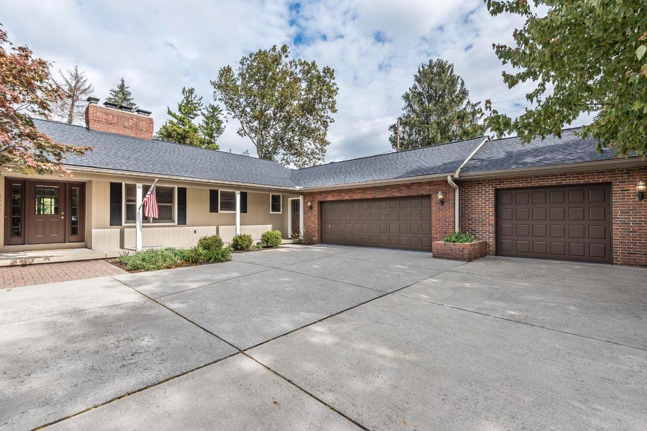 2466 Lytham Road Columbus, OH 43220 - Photo 2 of 46 Gallery Image 2