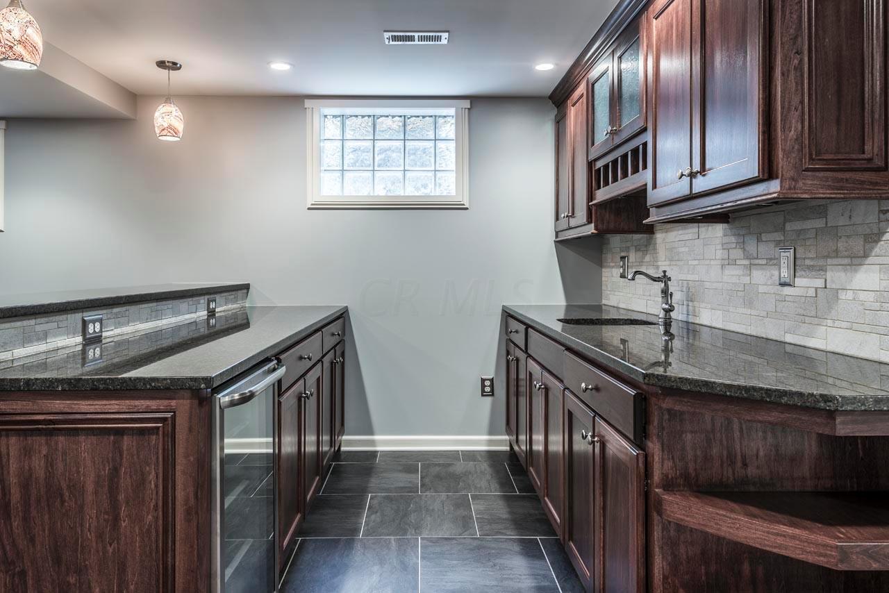 2466 Lytham Road Columbus, OH 43220 - Photo 33 of 46 Gallery Image 33