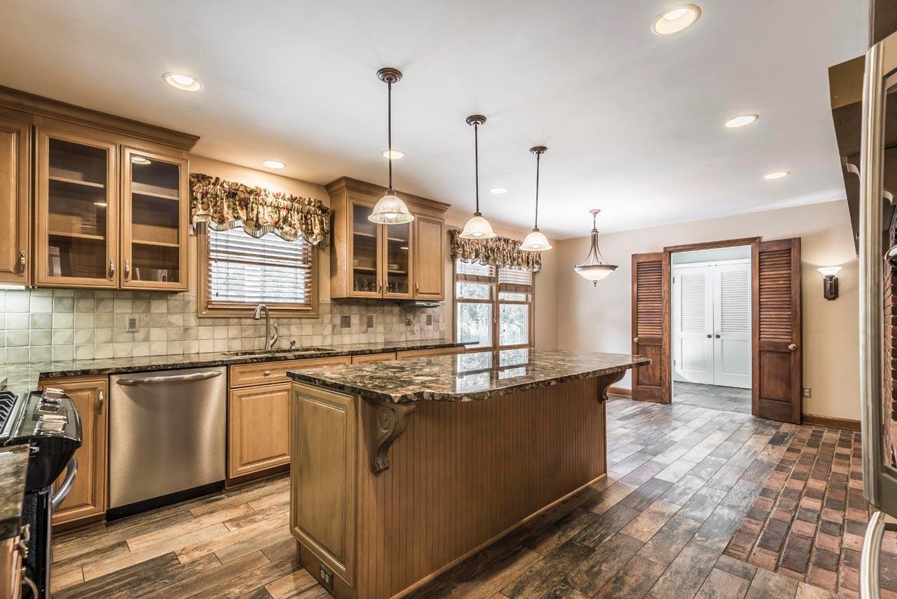 2466 Lytham Road Columbus, OH 43220 - Photo 6 of 46 Gallery Image 6
