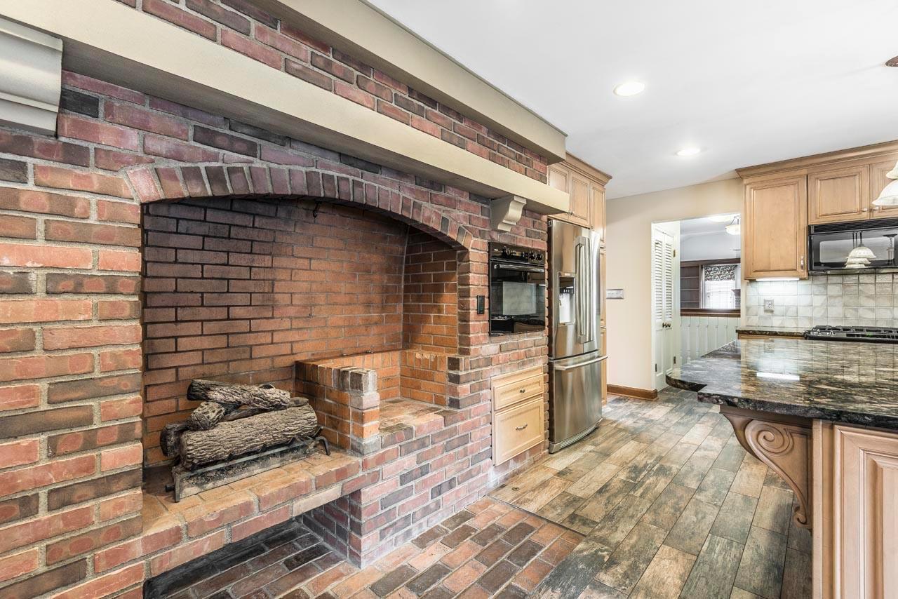 2466 Lytham Road Columbus, OH 43220 - Photo 8 of 46 Gallery Image 8