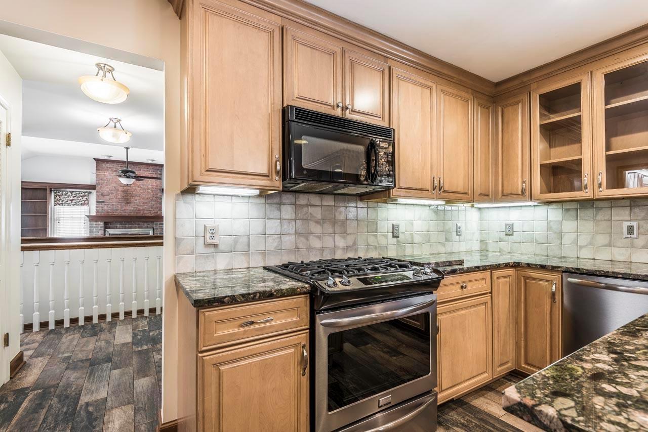 2466 Lytham Road Columbus, OH 43220 - Photo 9 of 46 Gallery Image 9