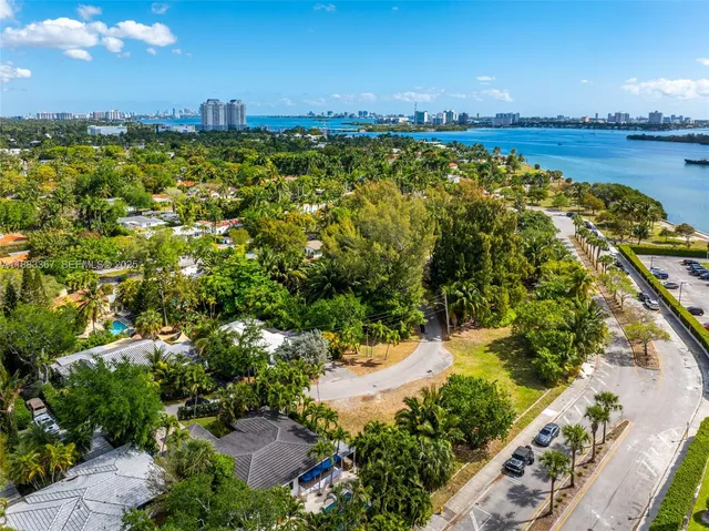 $6,995,000 | 860 Northeast 70th Street, Miami, FL 33138