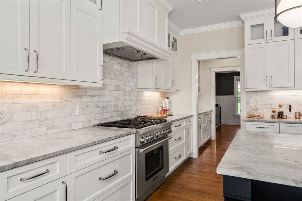 810 North Street Walpole, MA 02081 - Photo 11 of 41