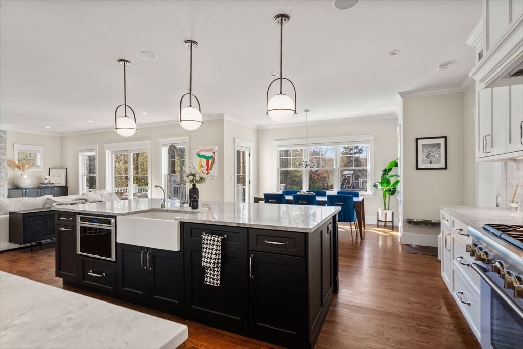 810 North Street Walpole, MA 02081 - Photo 12 of 41