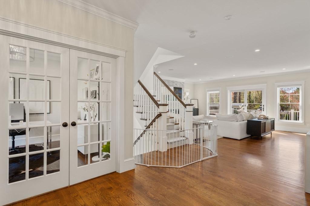 810 North Street Walpole, MA 02081 - Photo 15 of 41