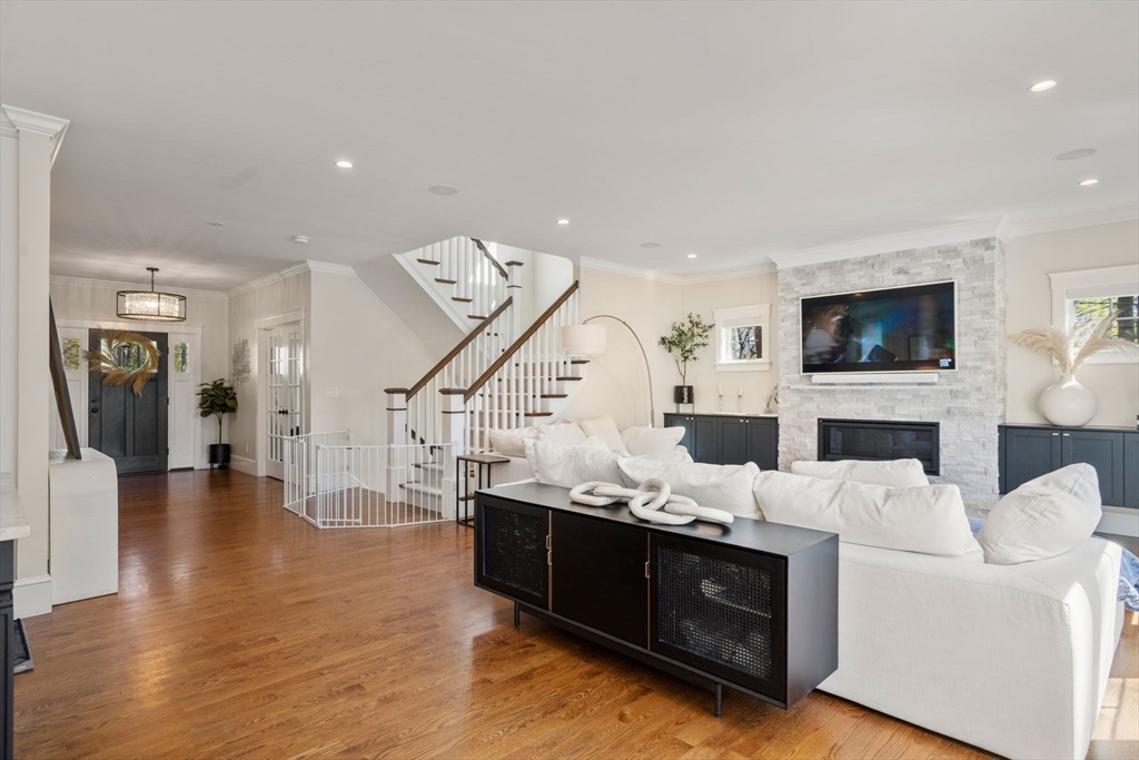 810 North Street Walpole, MA 02081 - Photo 18 of 41