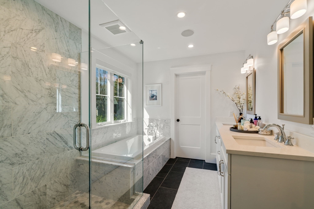 810 North Street Walpole, MA 02081 - Photo 22 of 41