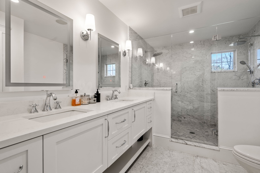 810 North Street Walpole, MA 02081 - Photo 27 of 41