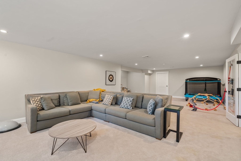 810 North Street Walpole, MA 02081 - Photo 31 of 41