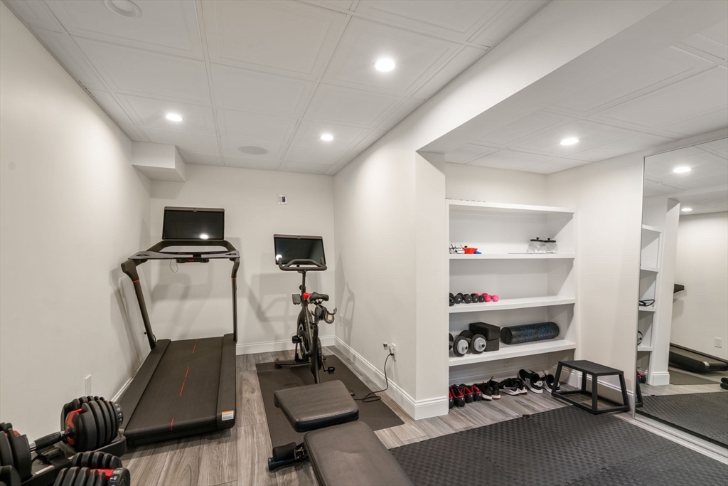 810 North Street Walpole, MA 02081 - Photo 32 of 41