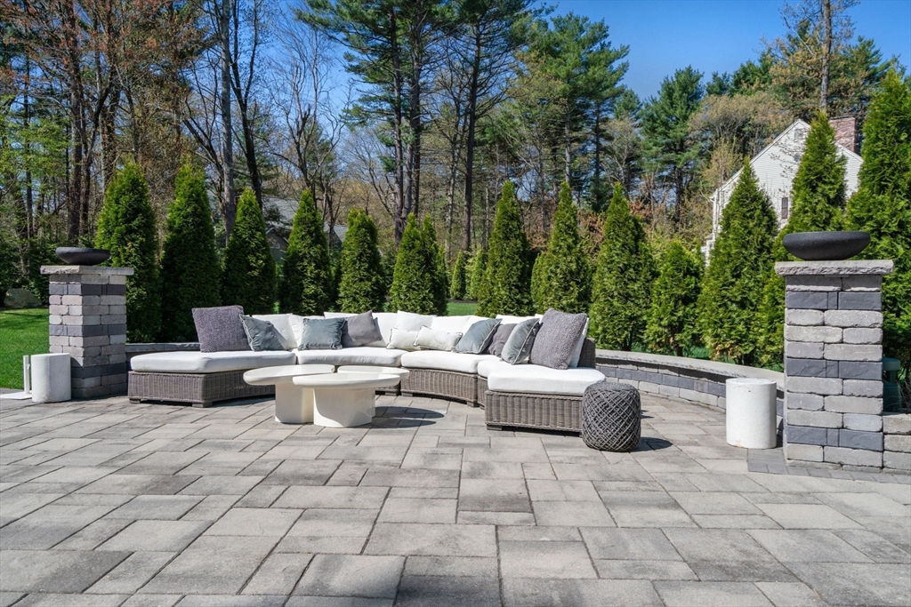 810 North Street Walpole, MA 02081 - Photo 36 of 41