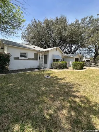 $269,000 | 844 Laurel Street, Uvalde, TX 78801