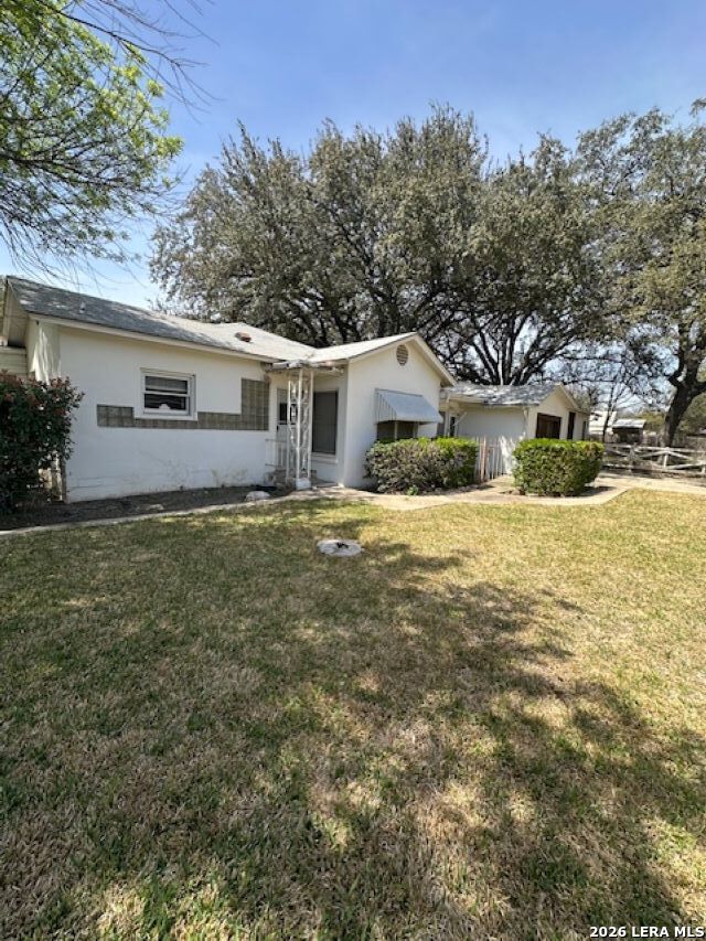 844 Laurel Street Uvalde, TX 78801 - Photo 2 of 17