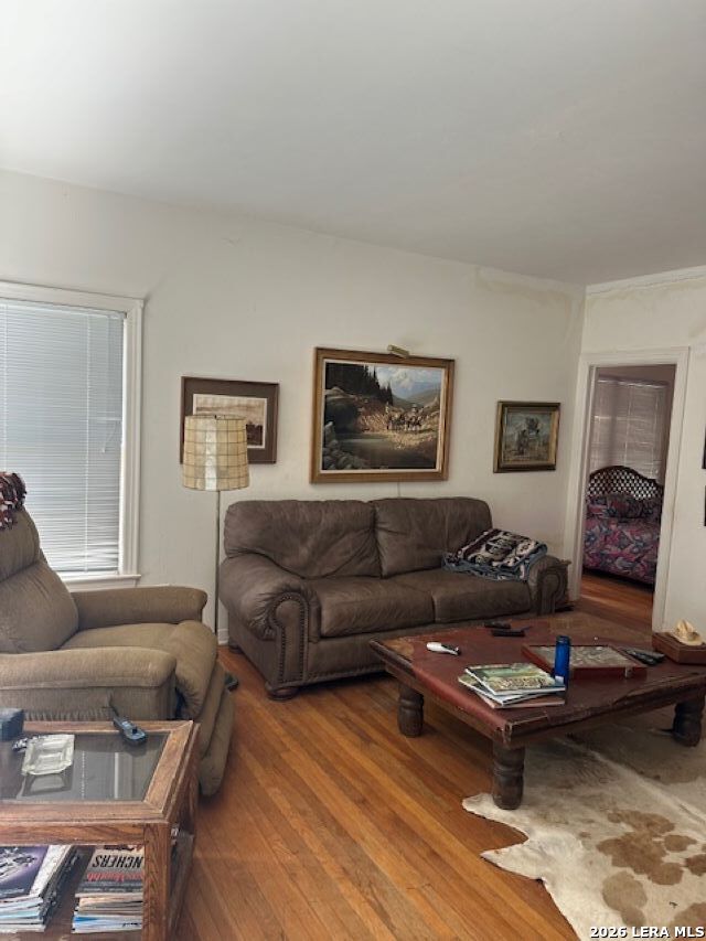 844 Laurel Street Uvalde, TX 78801 - Photo 3 of 17