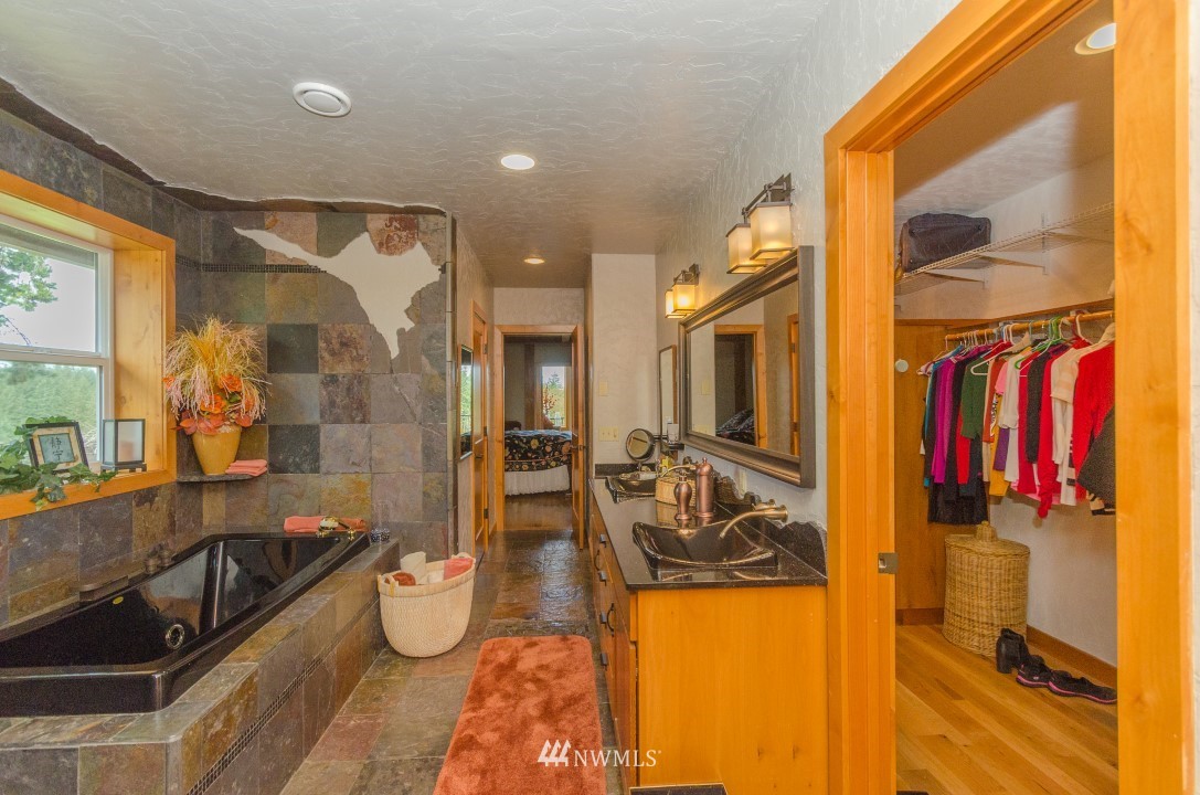 243 Macronovic Road Chehalis, WA 98532 - Photo 14 of 24