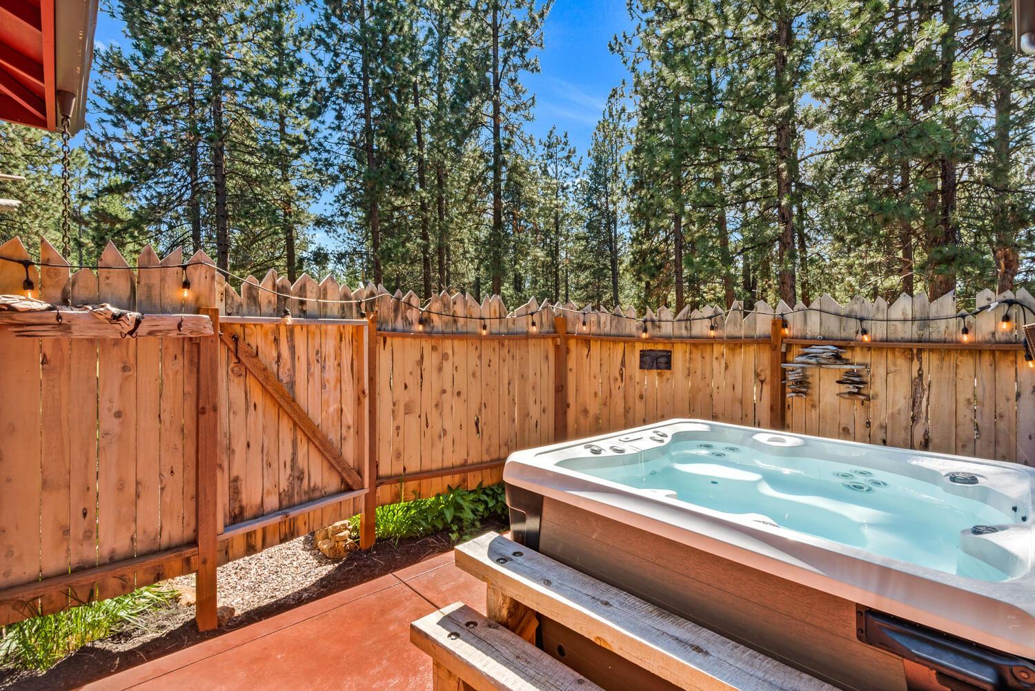 18796 Choctaw Road Bend, OR 97702 - Photo 28 of 35 Private Hot Tub Area