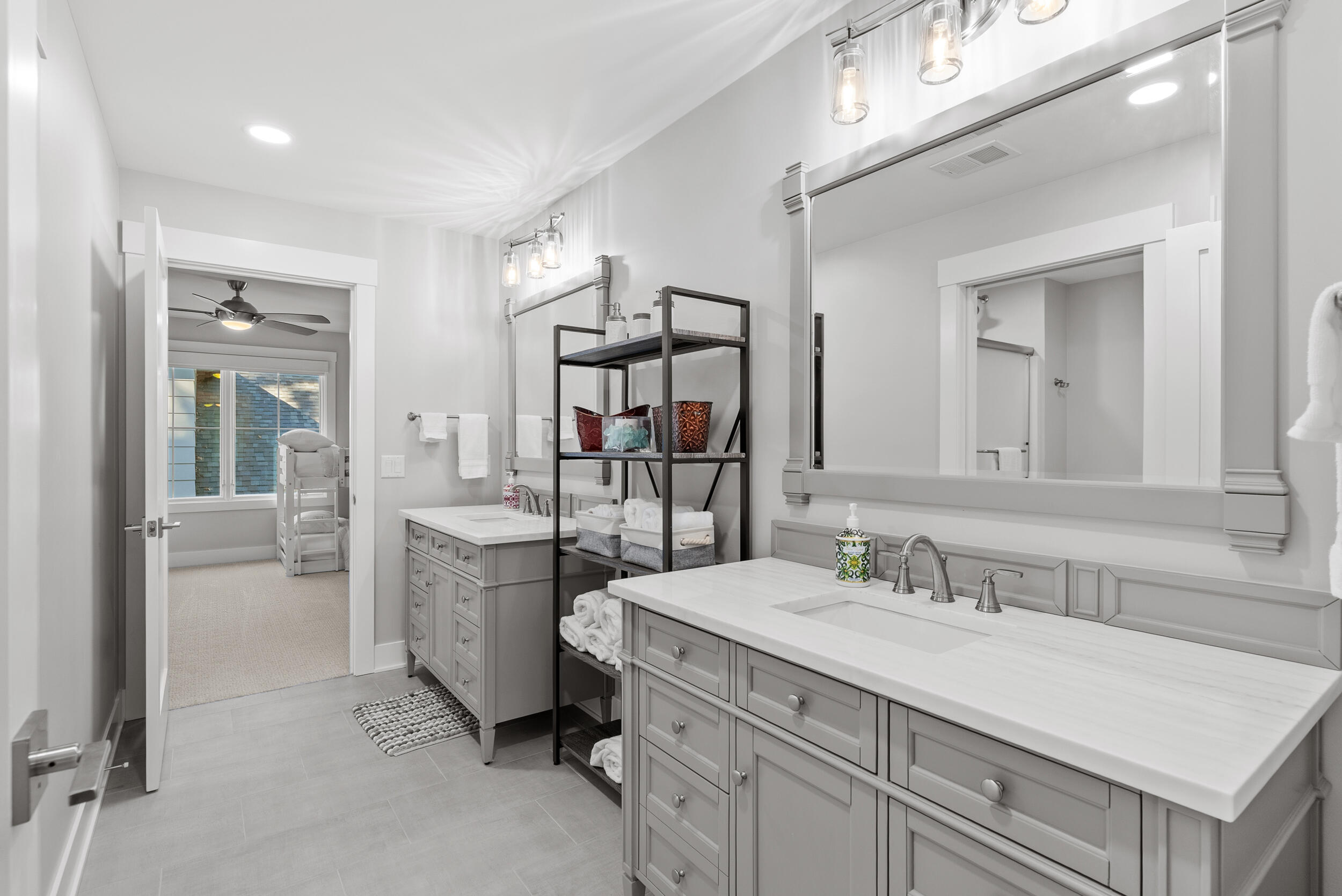 2031 Ottawa Beach Road Holland, MI 49424 - Photo 20 of 29 upper bath