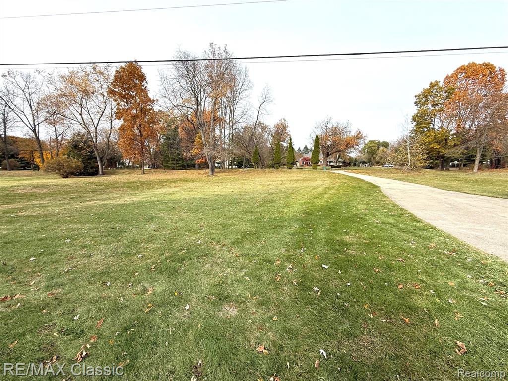 654 East Dawson Road Milford, MI 48381 - Photo 20 of 21 Gallery Image 20