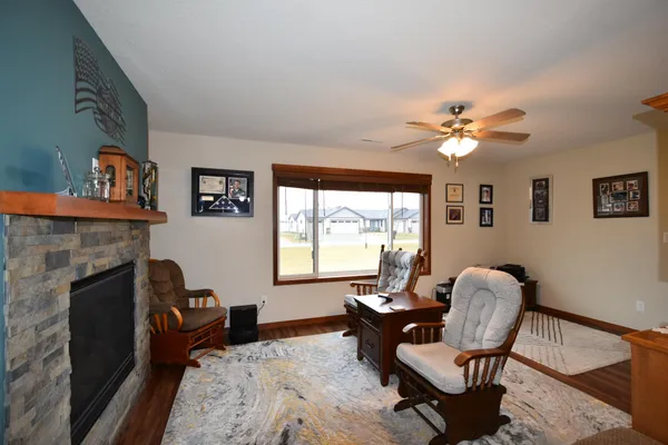 $359,900 | 147 Highlands Circle, Zumbrota, MN 55992