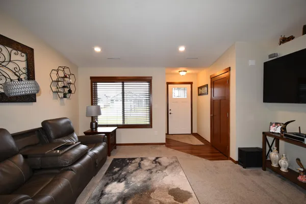 $359,900 | 147 Highlands Circle, Zumbrota, MN 55992