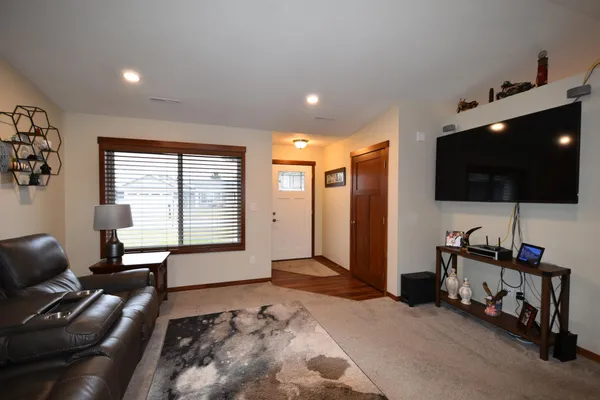 $359,900 | 147 Highlands Circle, Zumbrota, MN 55992