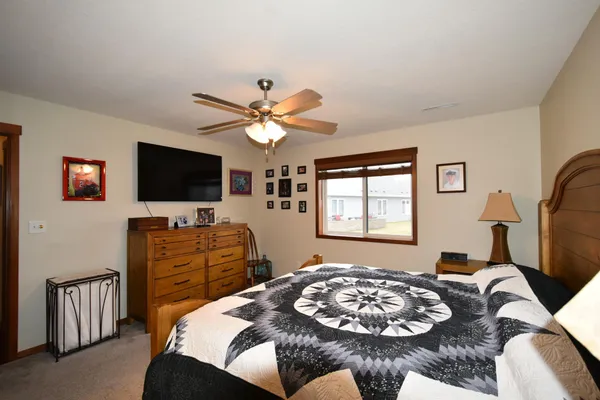 $359,900 | 147 Highlands Circle, Zumbrota, MN 55992