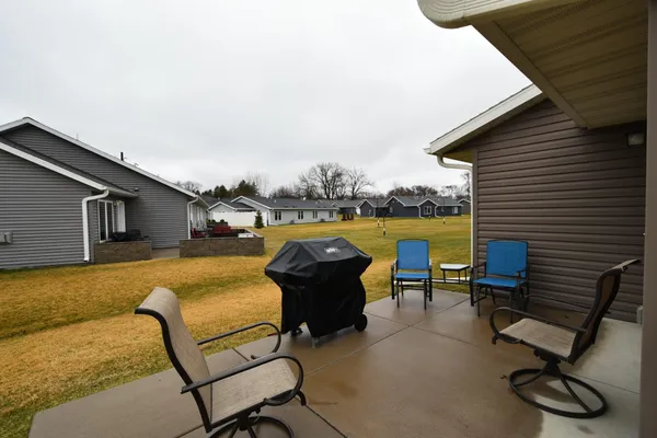 $359,900 | 147 Highlands Circle, Zumbrota, MN 55992